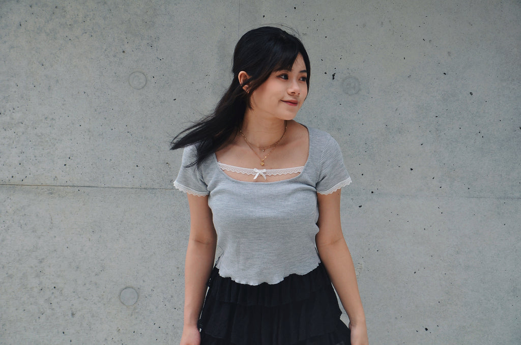 《泰國製造》*online優惠* 灰色蝴蝶結上衣