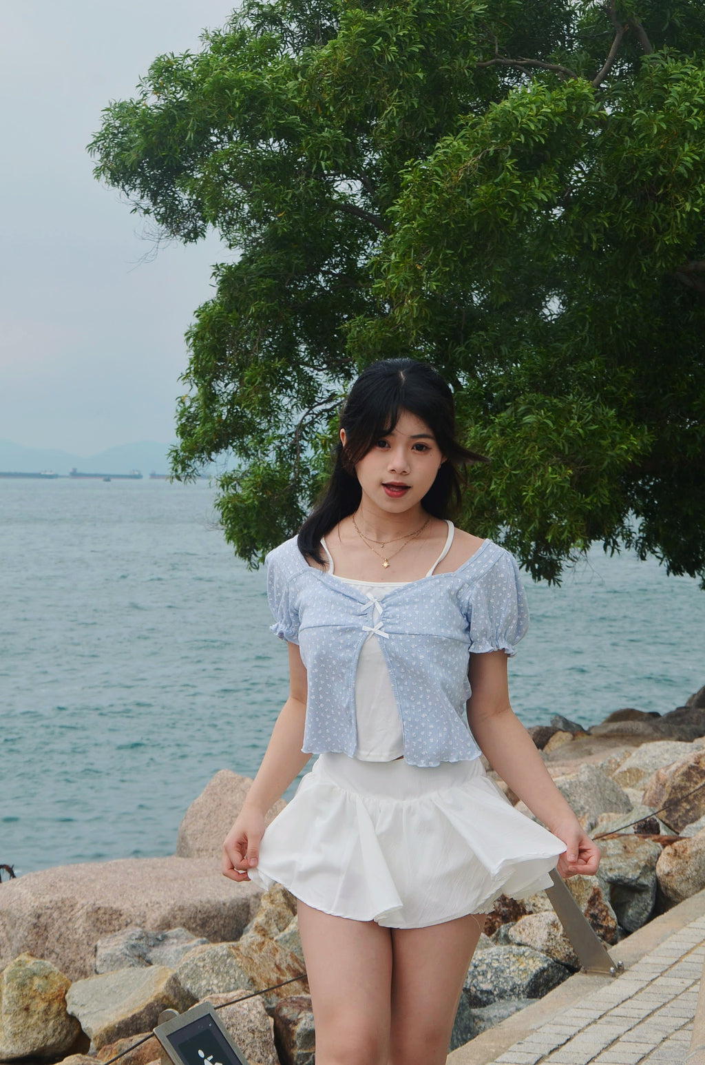 《泰國製造》粉藍色碎花假兩件上衣