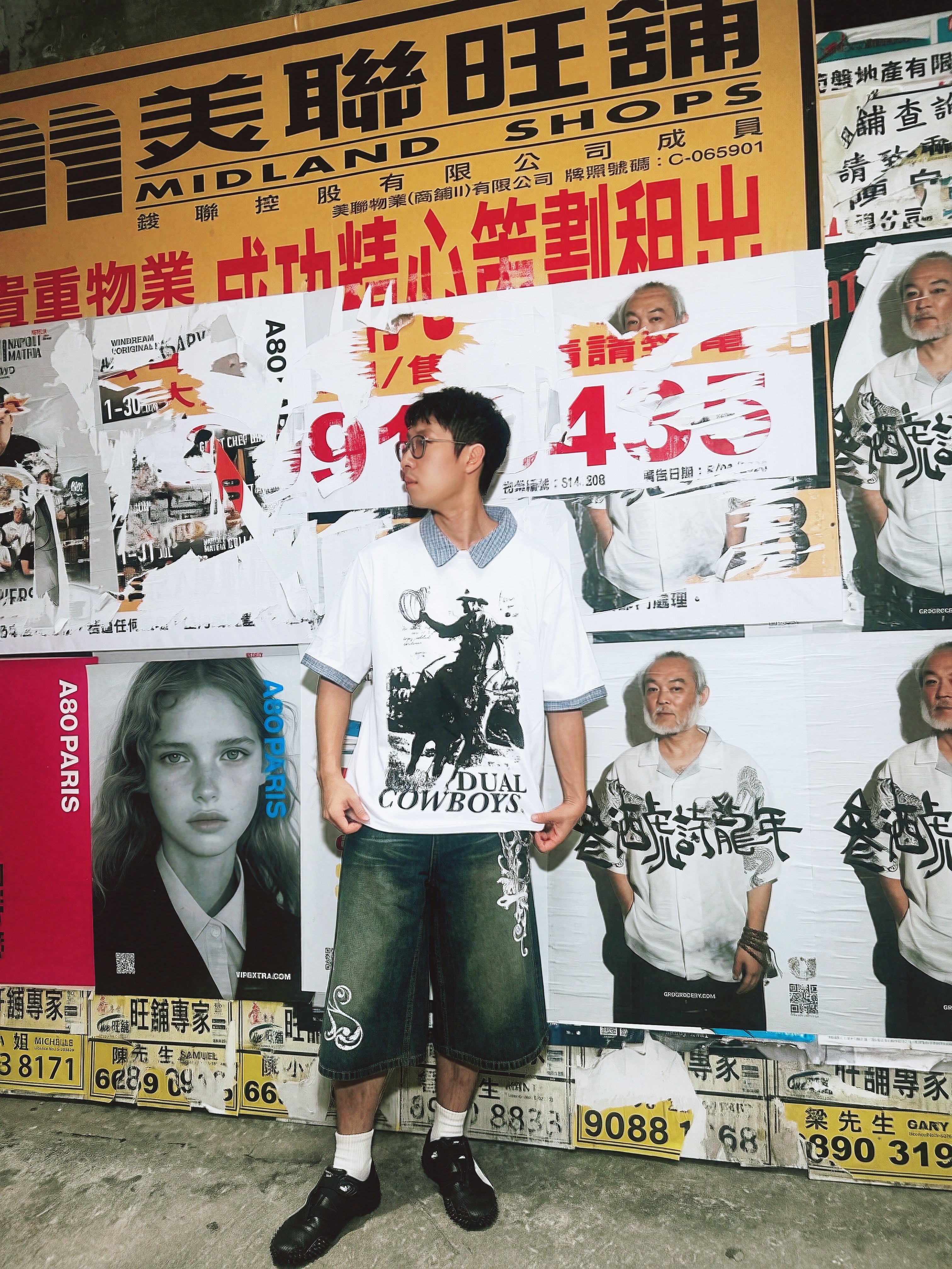レイヤード風 衿付きグラフィックTシャツ