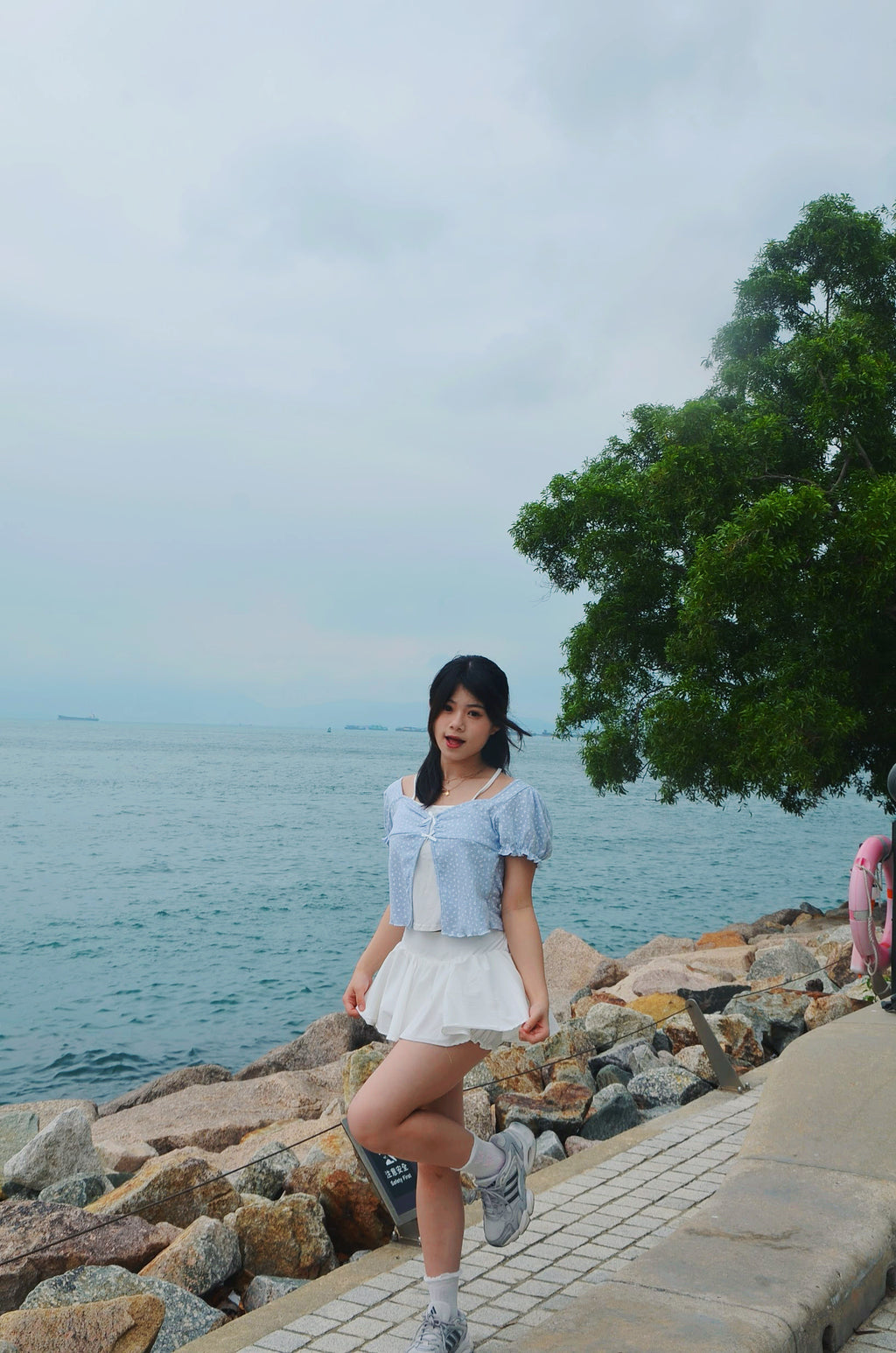 《泰國製造》粉藍色碎花假兩件上衣