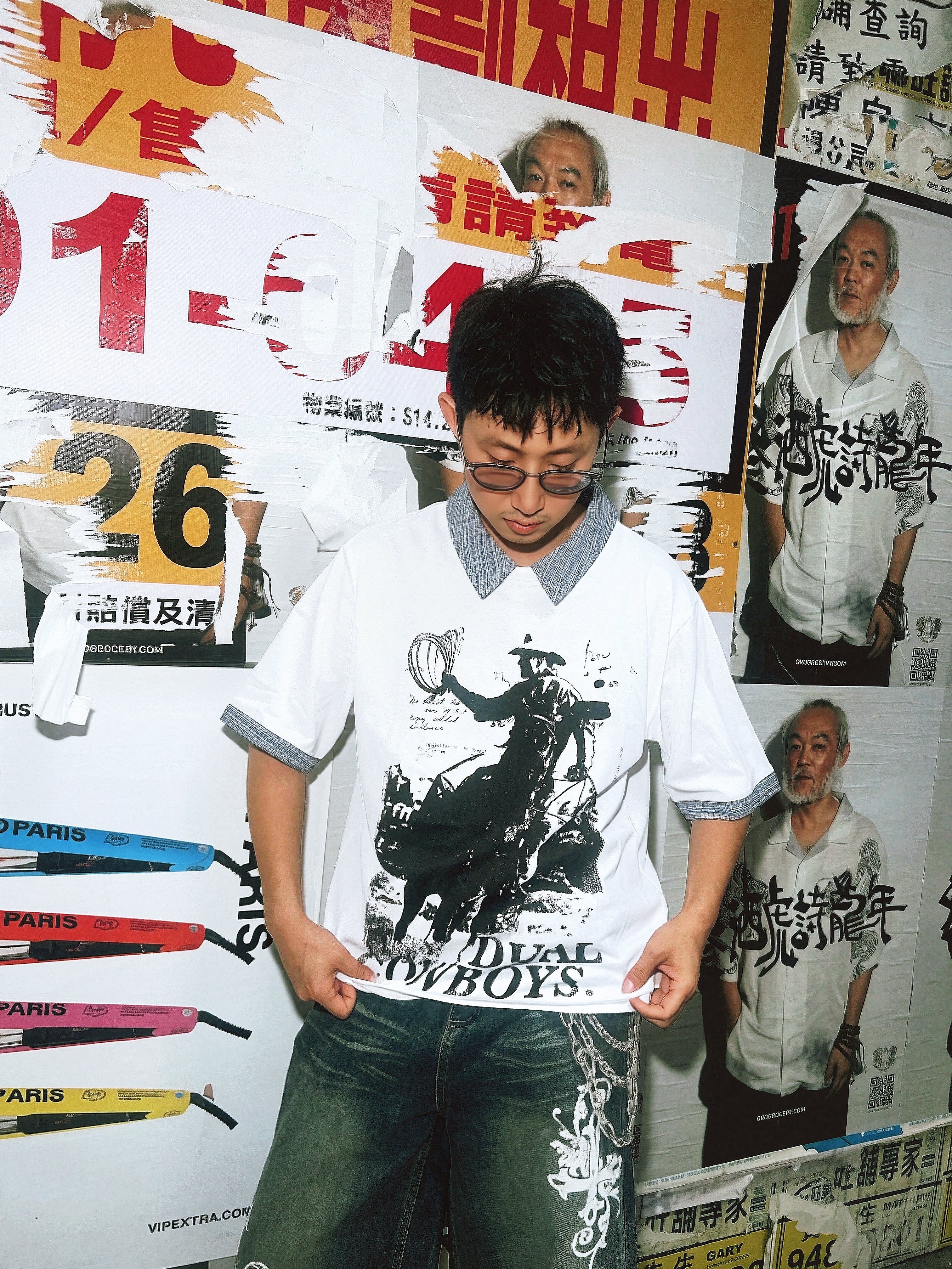 レイヤード風 衿付きグラフィックTシャツ