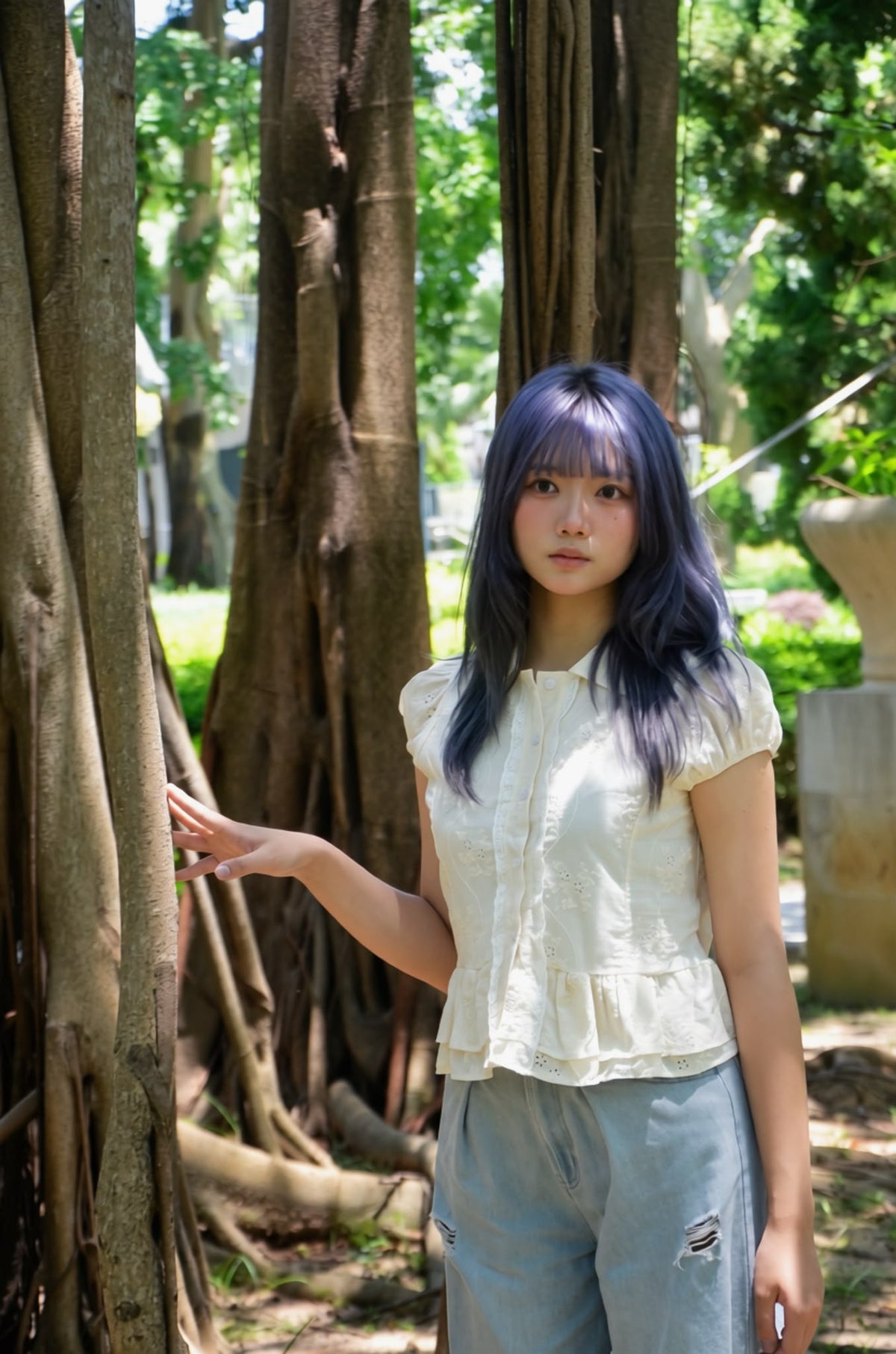 《泰國製造》淡黃花邊裇衫